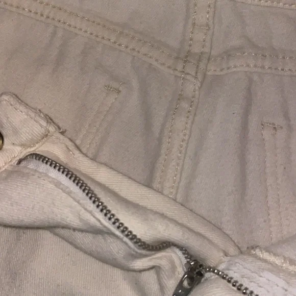 Soft white jeans - Picture 2 of 3